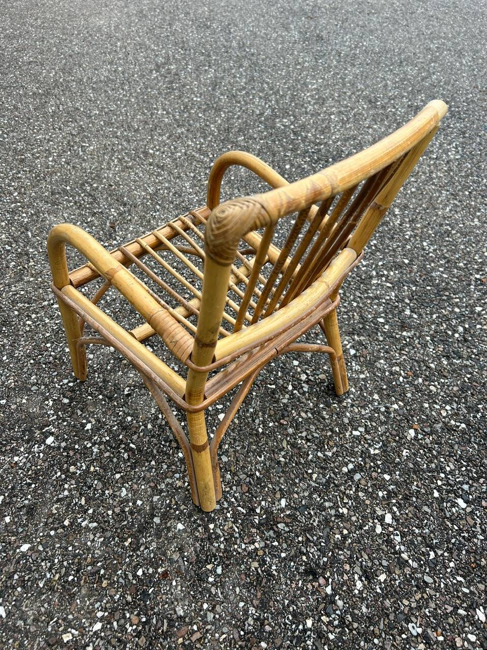 Bureau et chaise enfant en rotin
