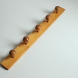 Scandinavian pine wooden ball shaped coat hooks, 1970s.