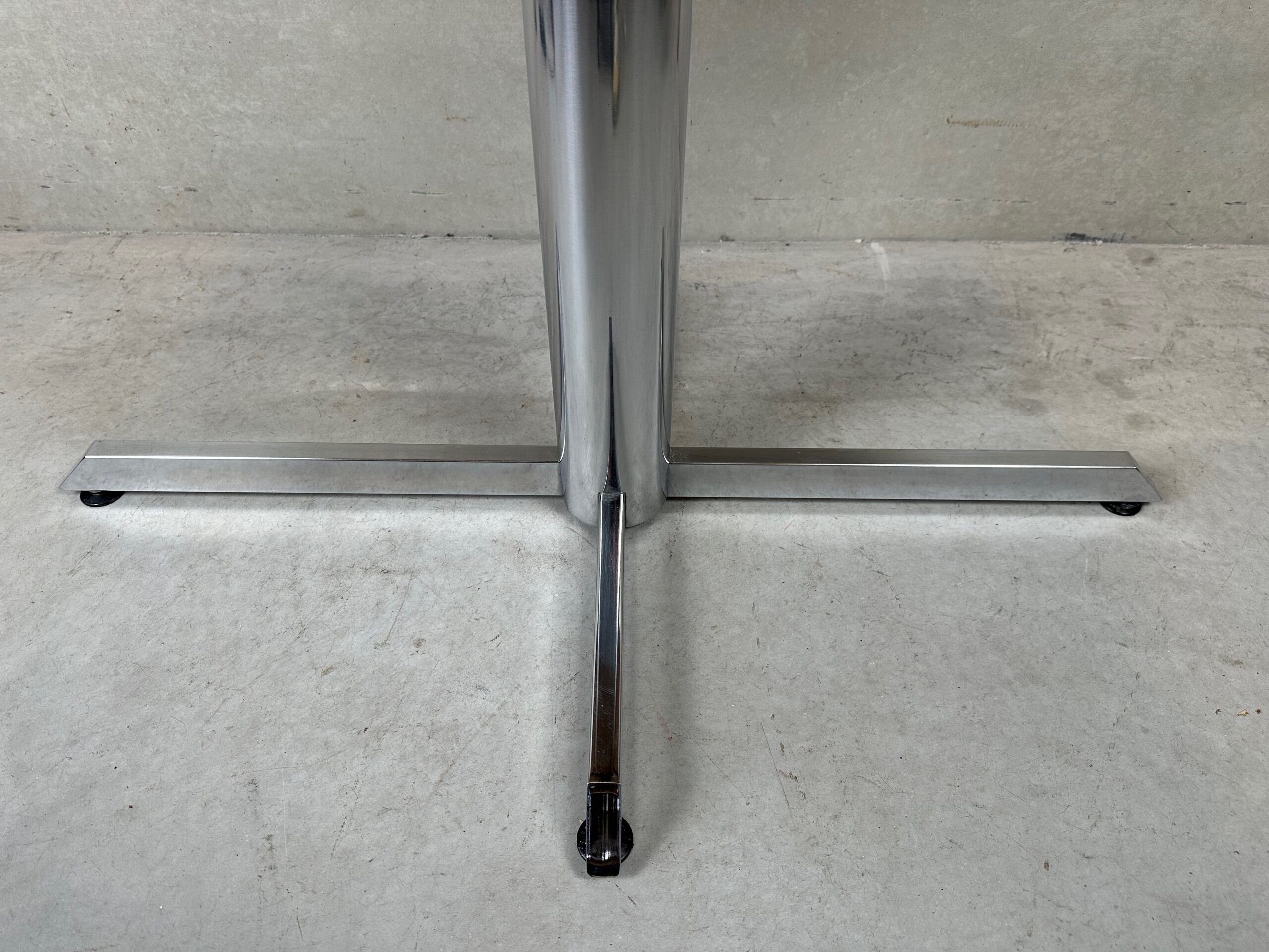 Table vintage en formica et chrome