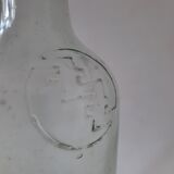 Bouteille ancienne tchèque datée de 1948, en verre épais