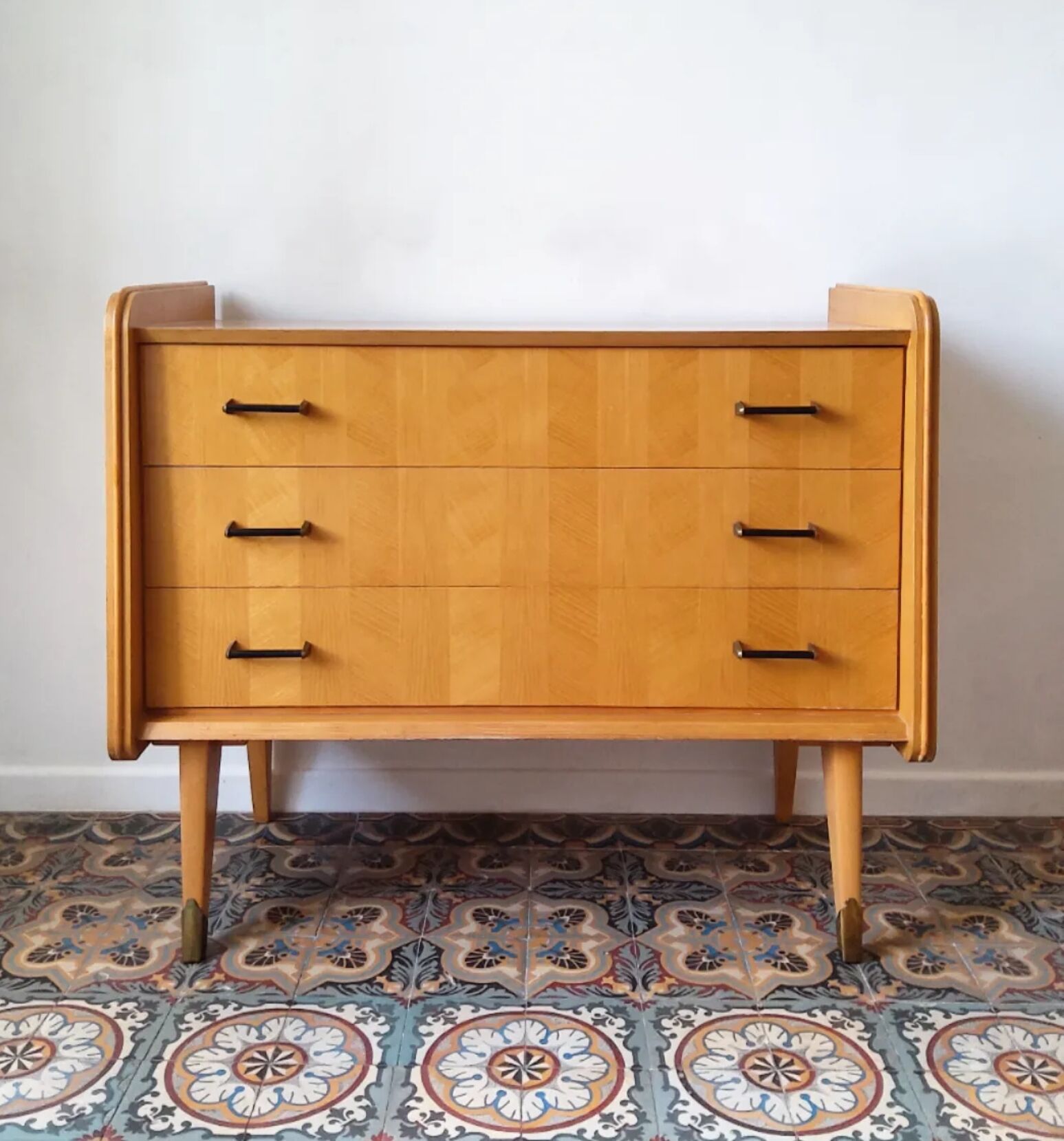 SAM chest of drawers
