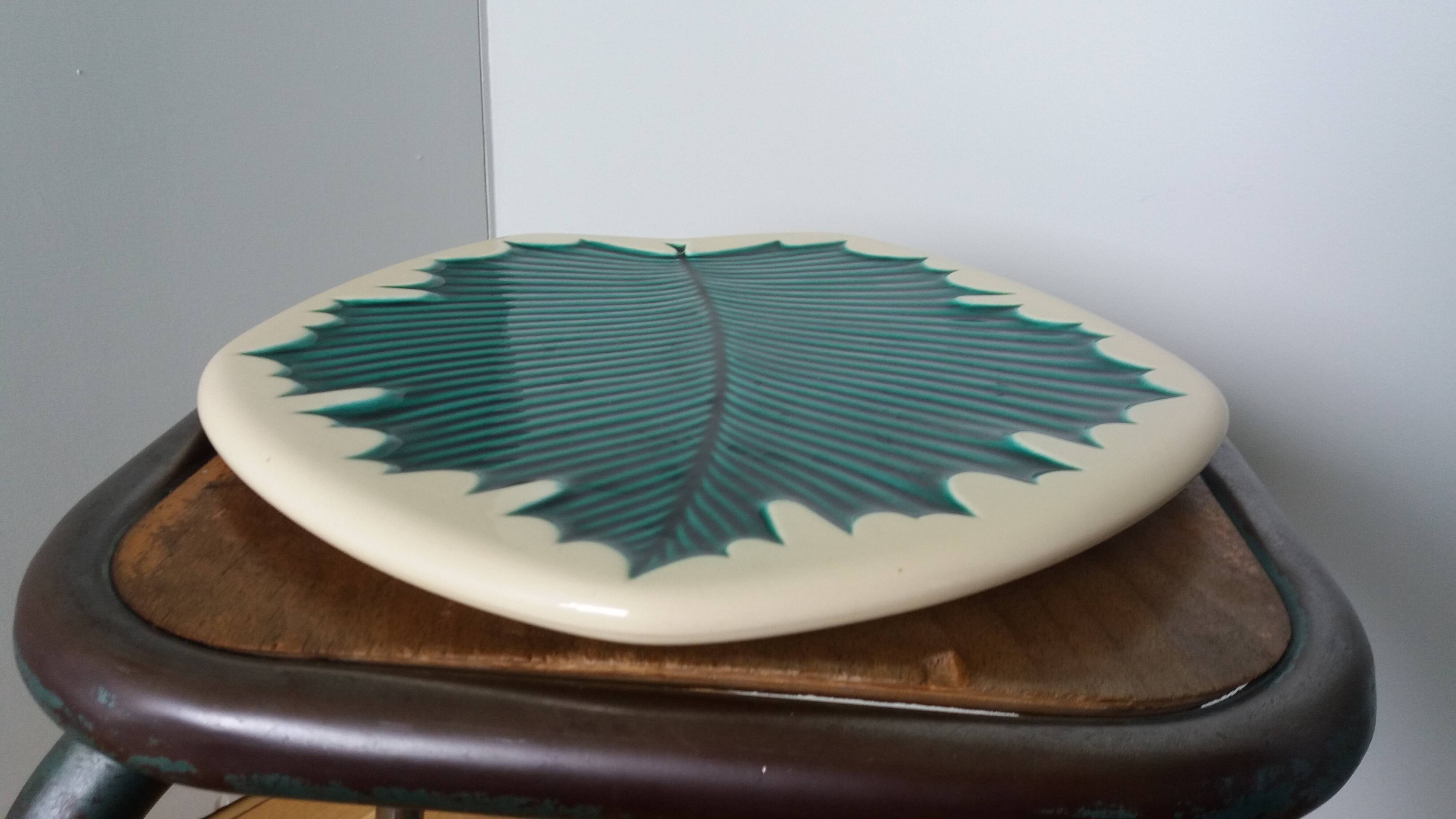 Verceram model 4675 leaf plate from the 1950s.