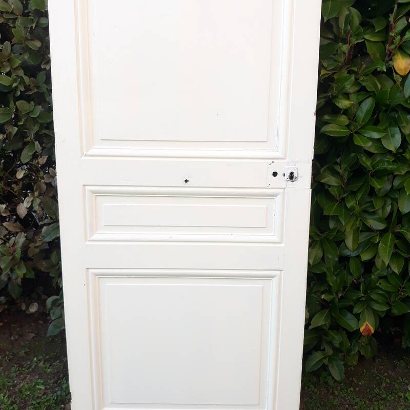 Communication door H219.5xL80cm, old panelled and moulded.
