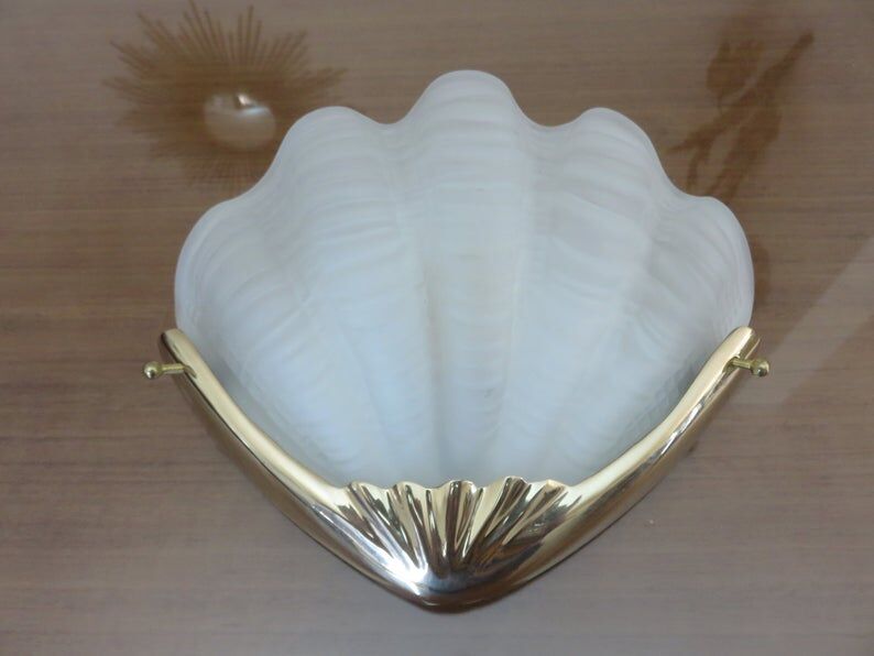 Wall lamp " shell " Art Deco brass and frosted glass 70s