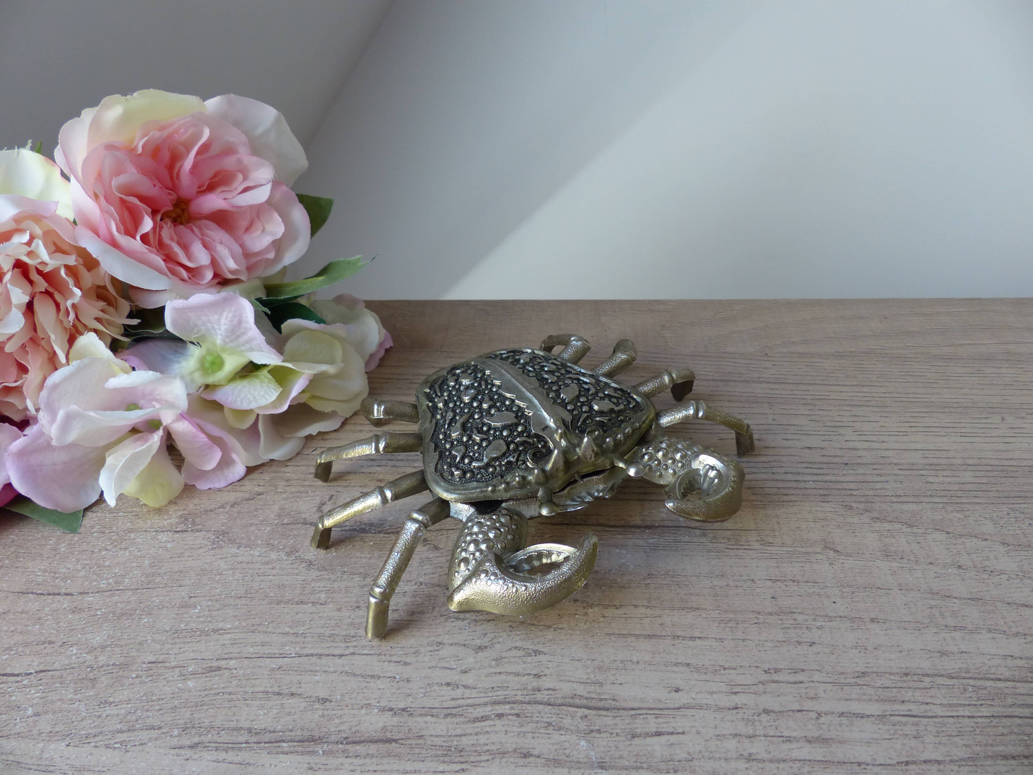 Old ashtray shape metal crab