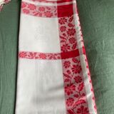Large tablecloth in vintage damask