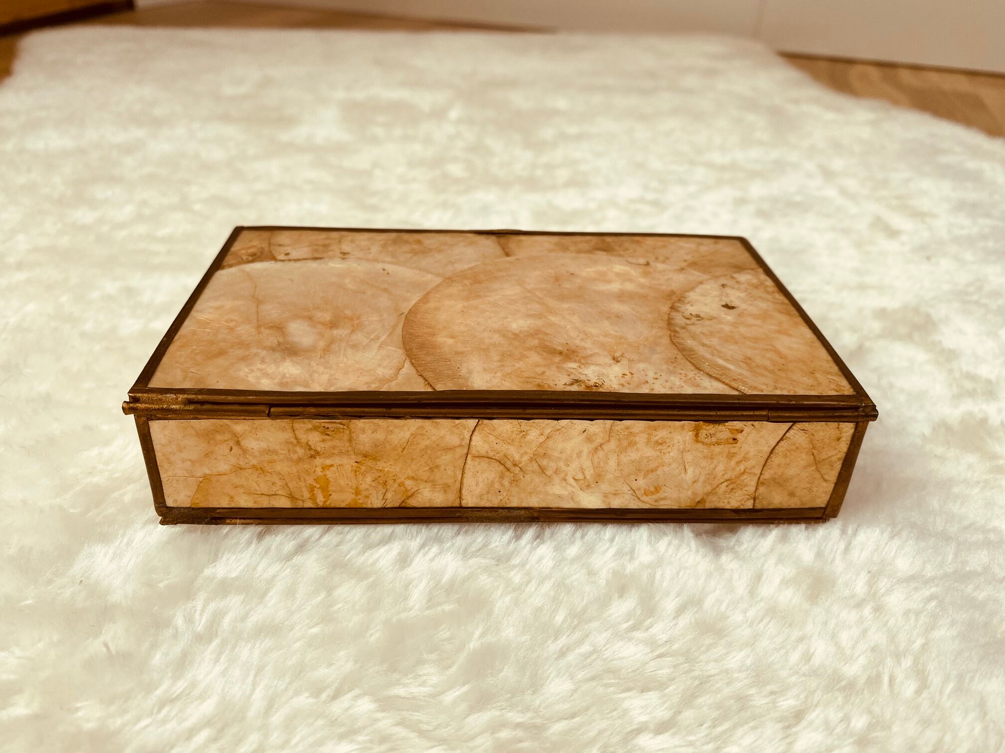 Mother-of-pearl jewelry box