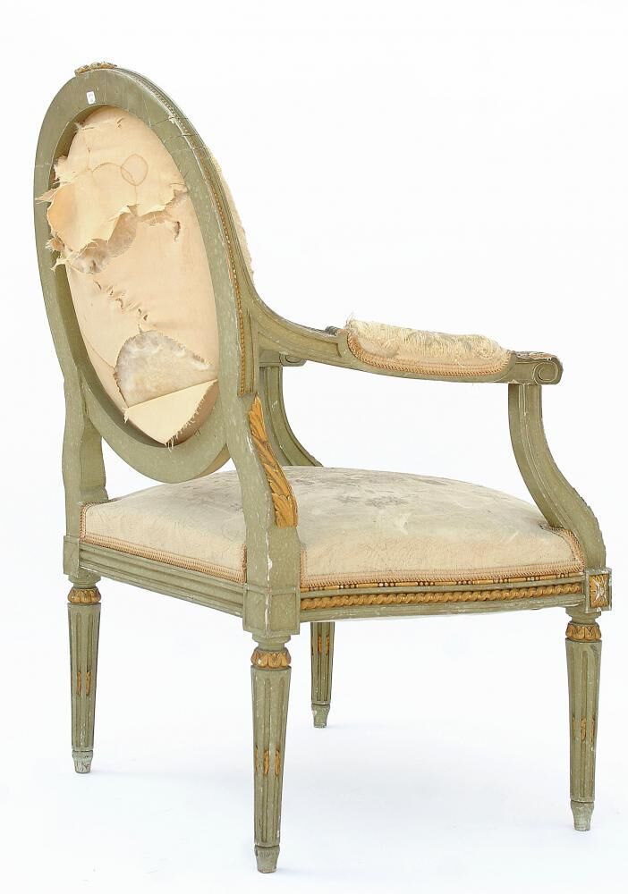 Louis XVI-style convertible chair
