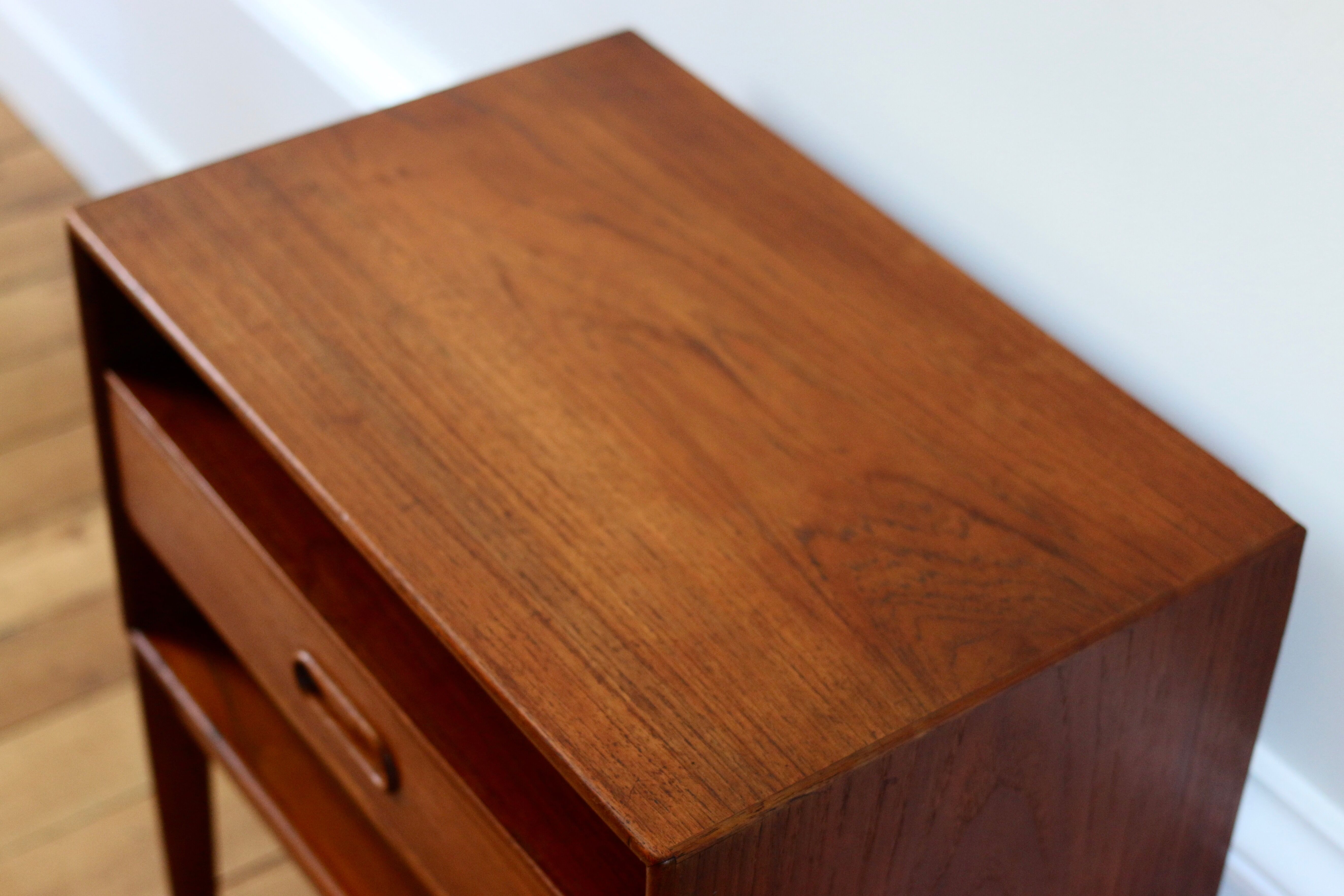 Scandinavian bedside table teak Arne Vodder 1960