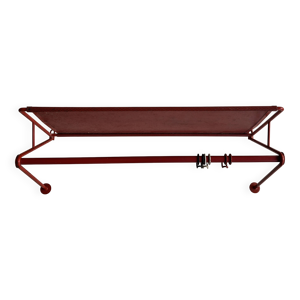 Etagère rouge en métal