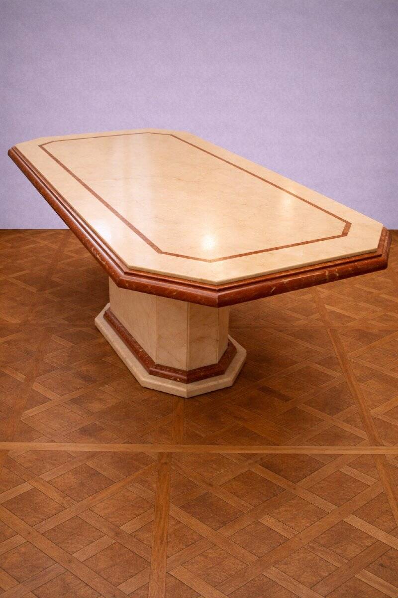 Large marble dining table – Central base