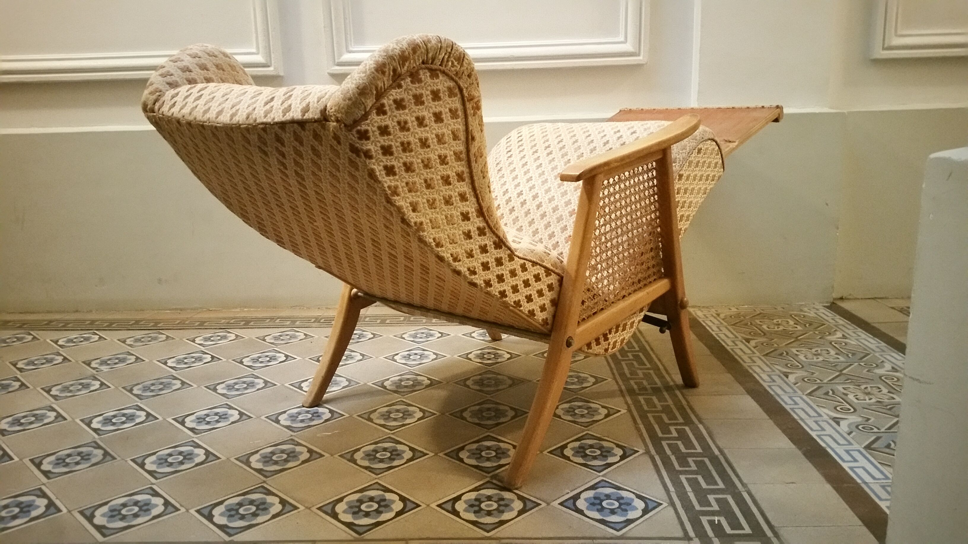 Chair wing chair has ears and has system relaxation 50/60s