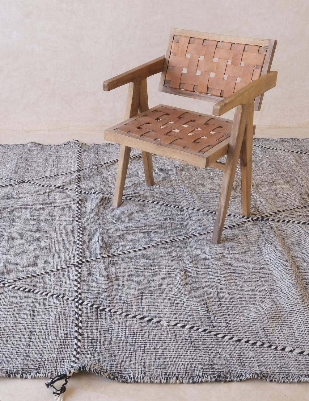 Moroccan Kilim Zanafi Rug - 314 x 194 cm