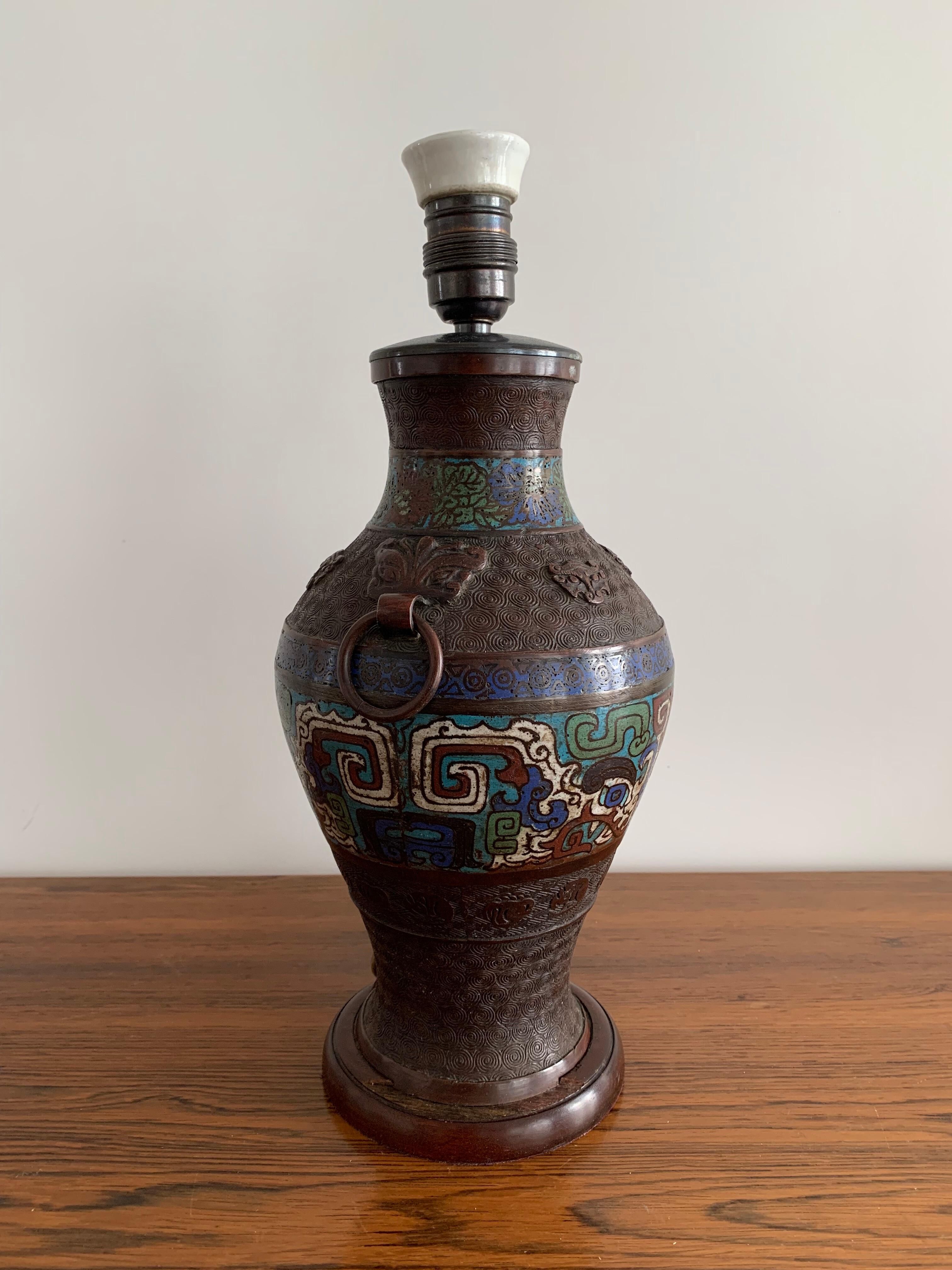 Partitioned table lamp in bronze, China 1880