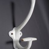 Enamelled cast iron hook
