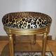 Tabouret en bois doré