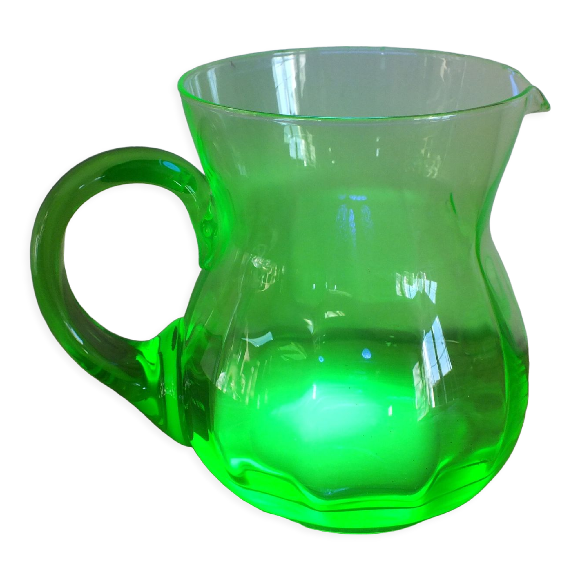Pichet ou broc à eau en verre ouraline couleur vert ancien