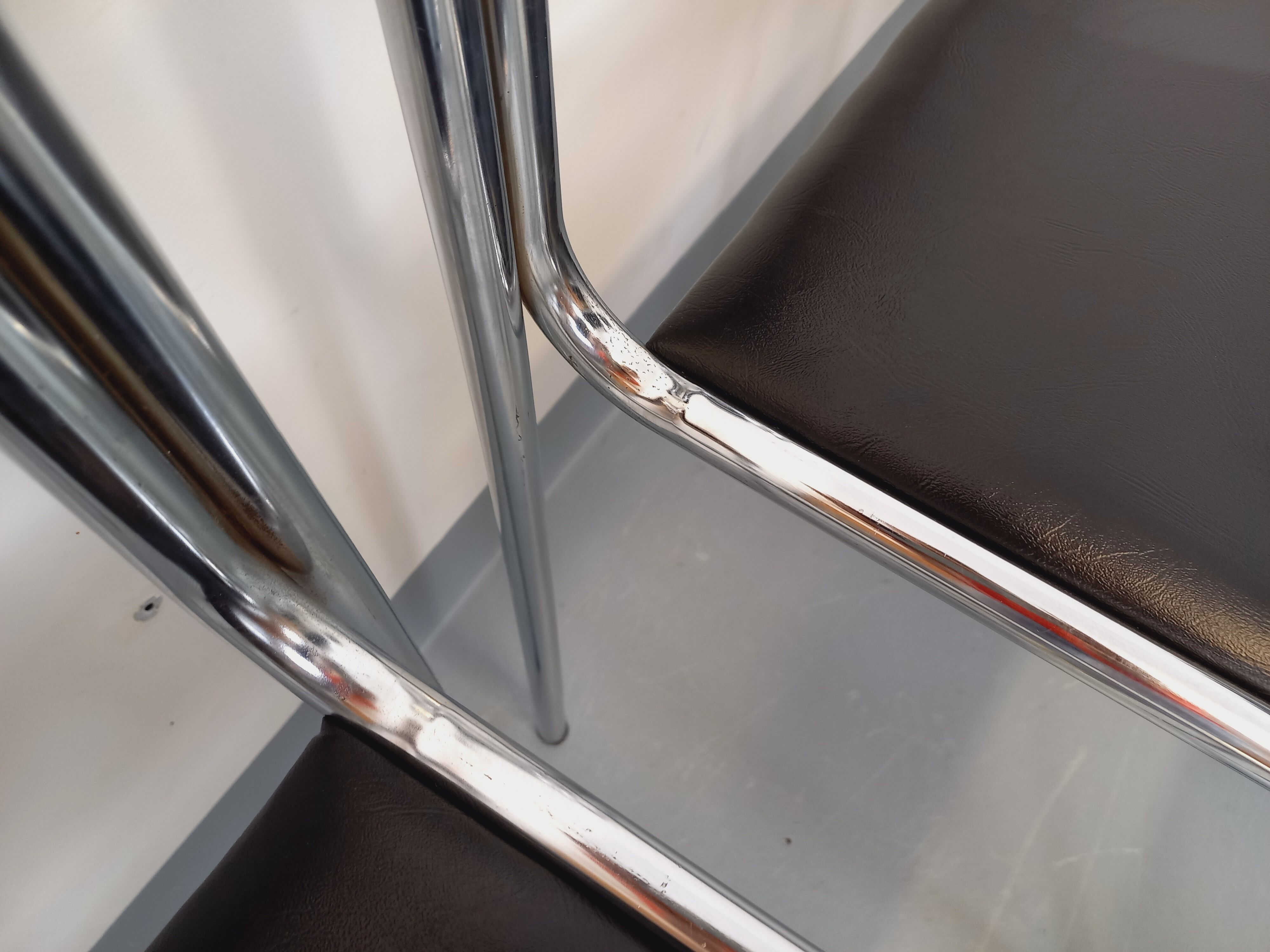 Set of 6 vintage Italian stackable chairs in chrome metal and skai.