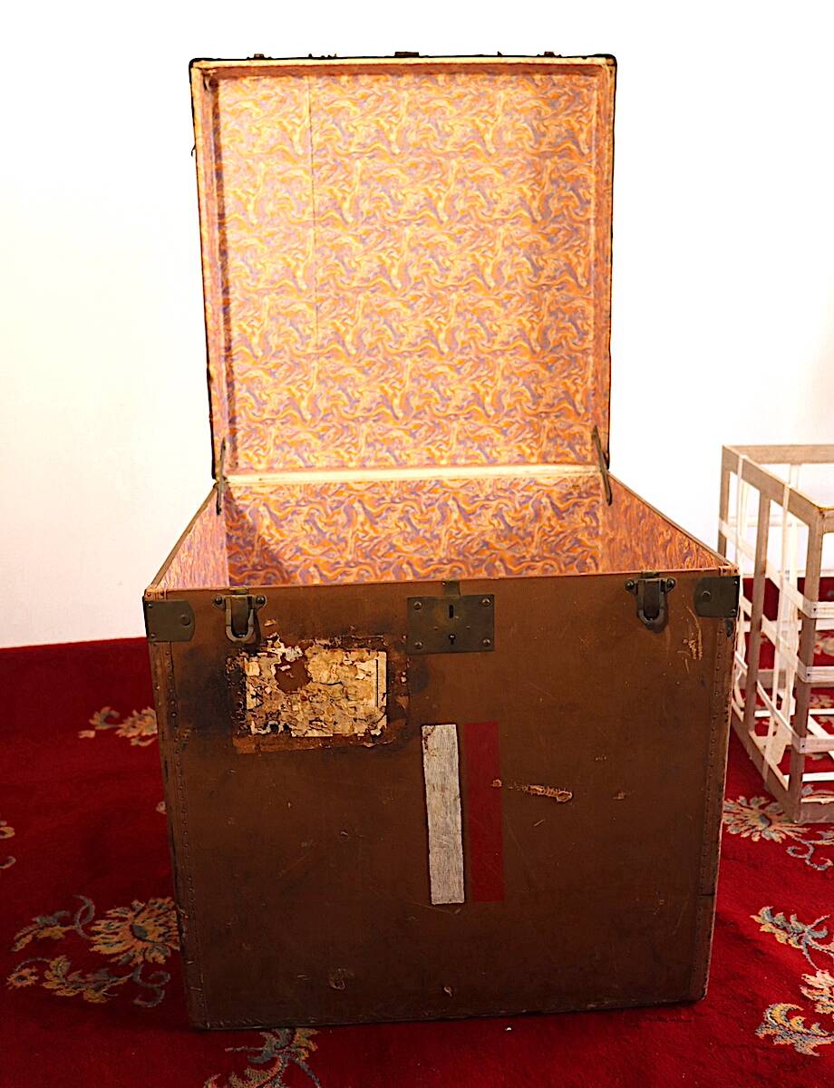 Lavoët hat trunk