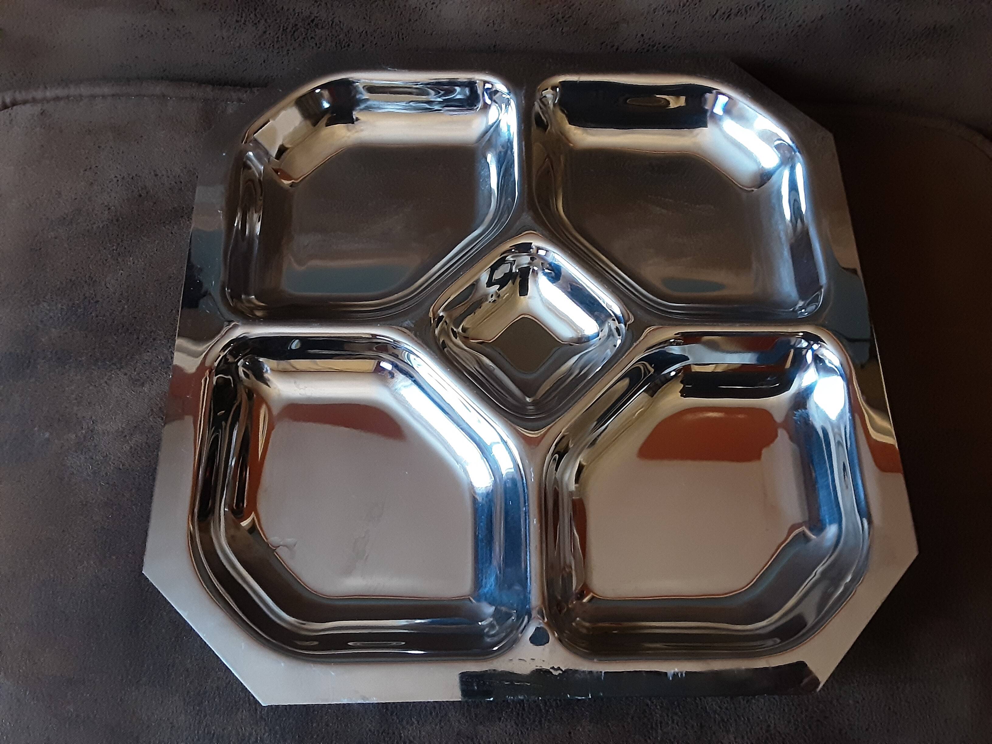 Metal compartment dish