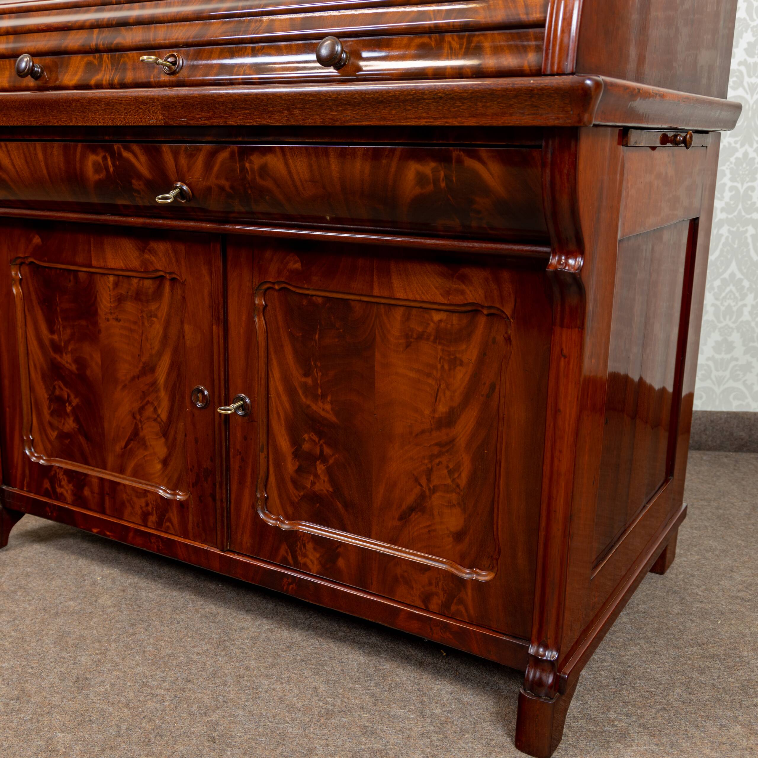 Louis-Philippe cylinder desk in mahogany 1850-1870
