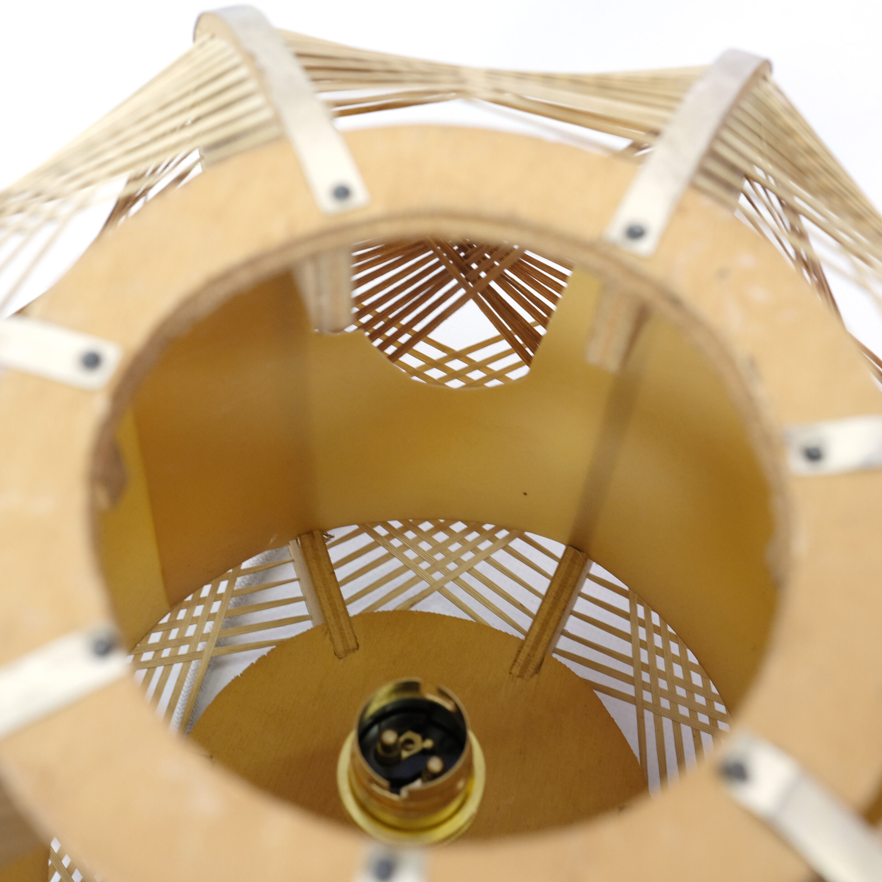 Suspension in wire and wood from the 1970s.