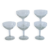 Ensemble de 5 coupes à champagne en verre moulé 1950