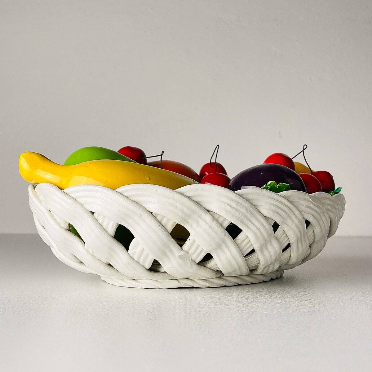 Vintage Italian ceramic fruit basket from the mid-20th century, 1980s.