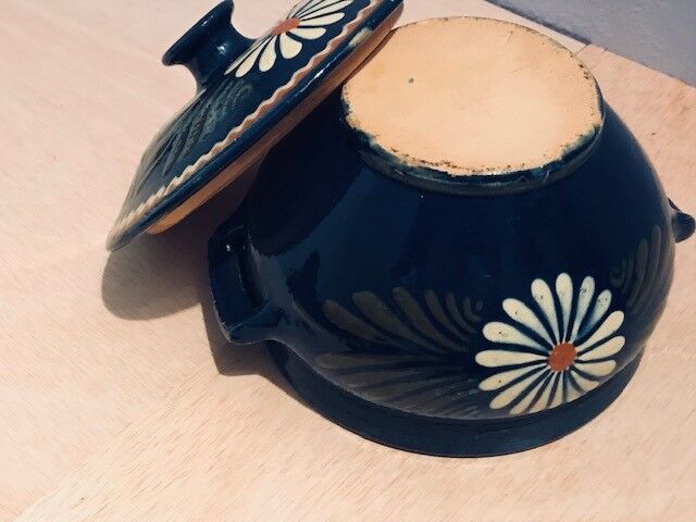Alsatian pottery soup decorated with white flowers and green arabesques motifs