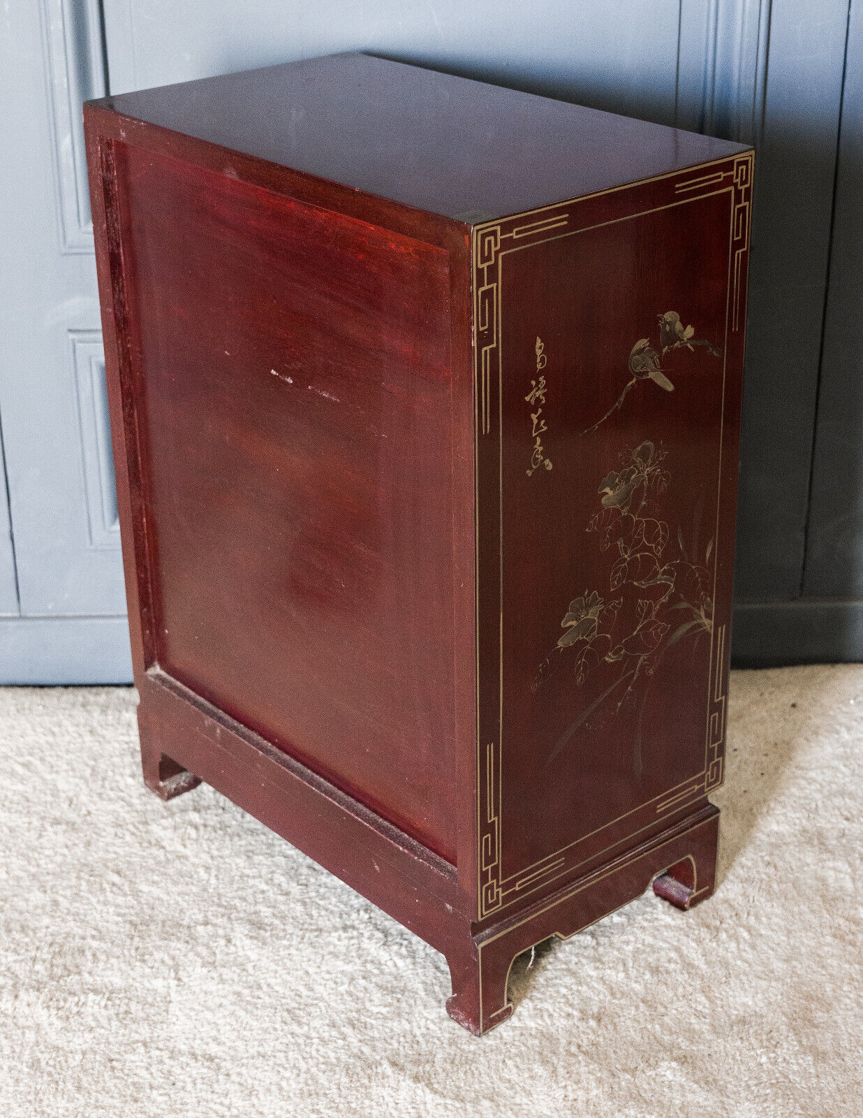 Chinese furniture XXth Red lacquer Decor of branches and birds