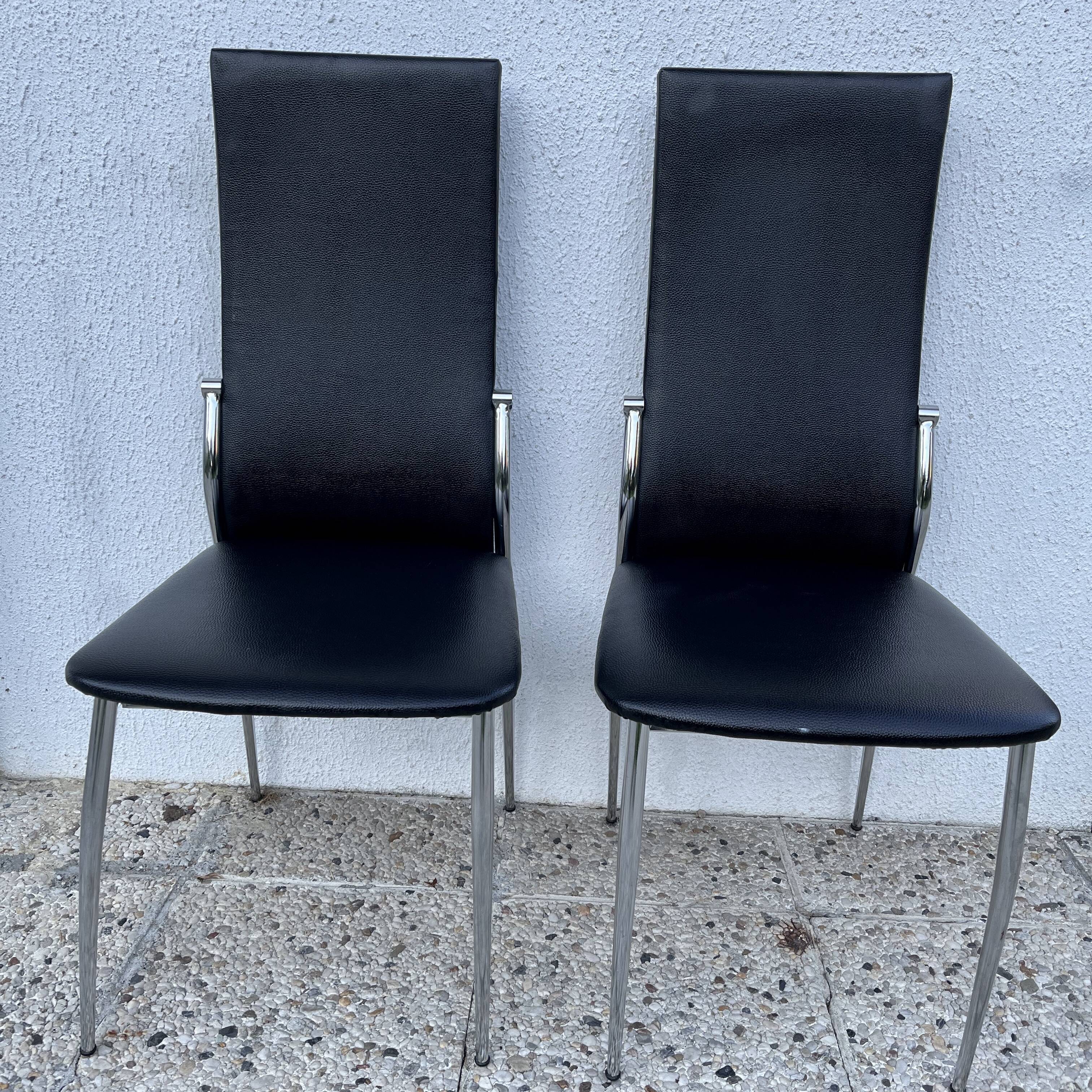 Design chair in black skaï