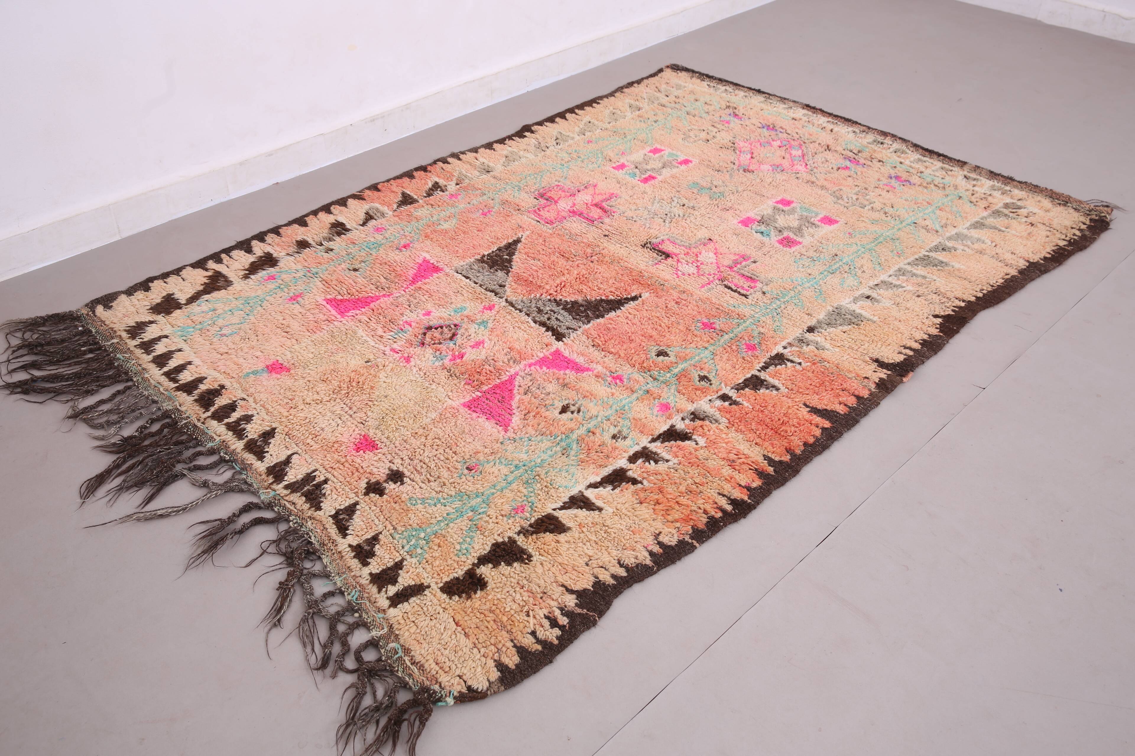 Pink vintage handmade moroccan rug 152 x 231 cm - Berber Wool Rug Antique