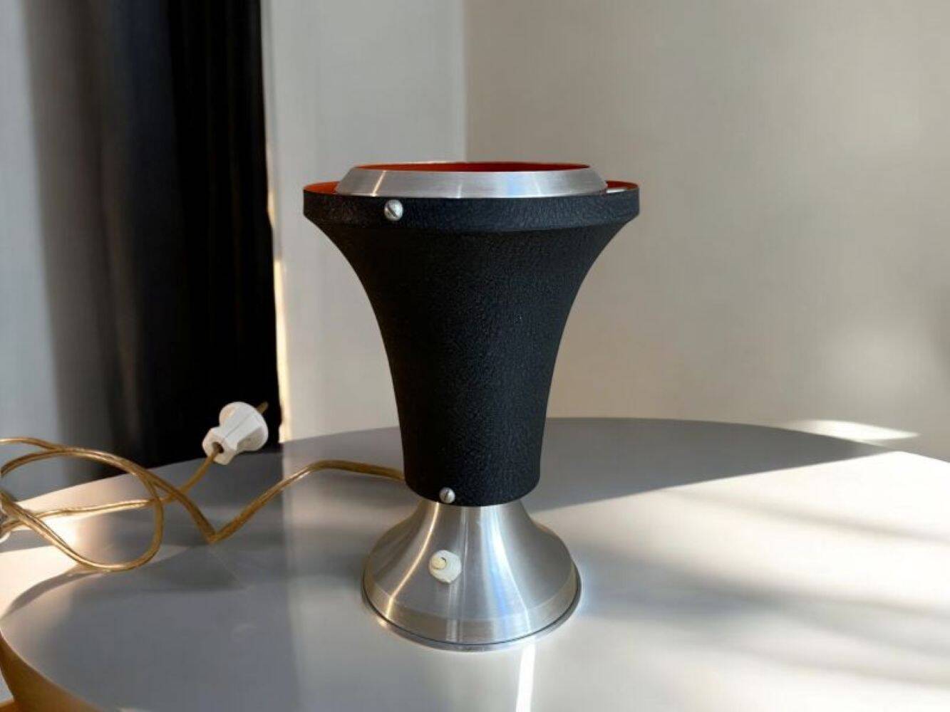 Lampe de table Space Age noire et orange