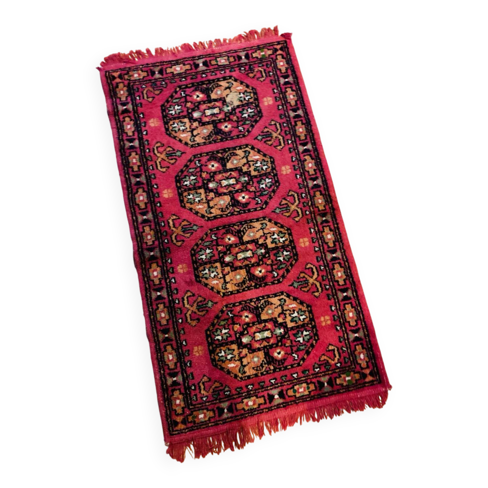 Handmade persian rug in pure virgin wool from the mid-20th century.
