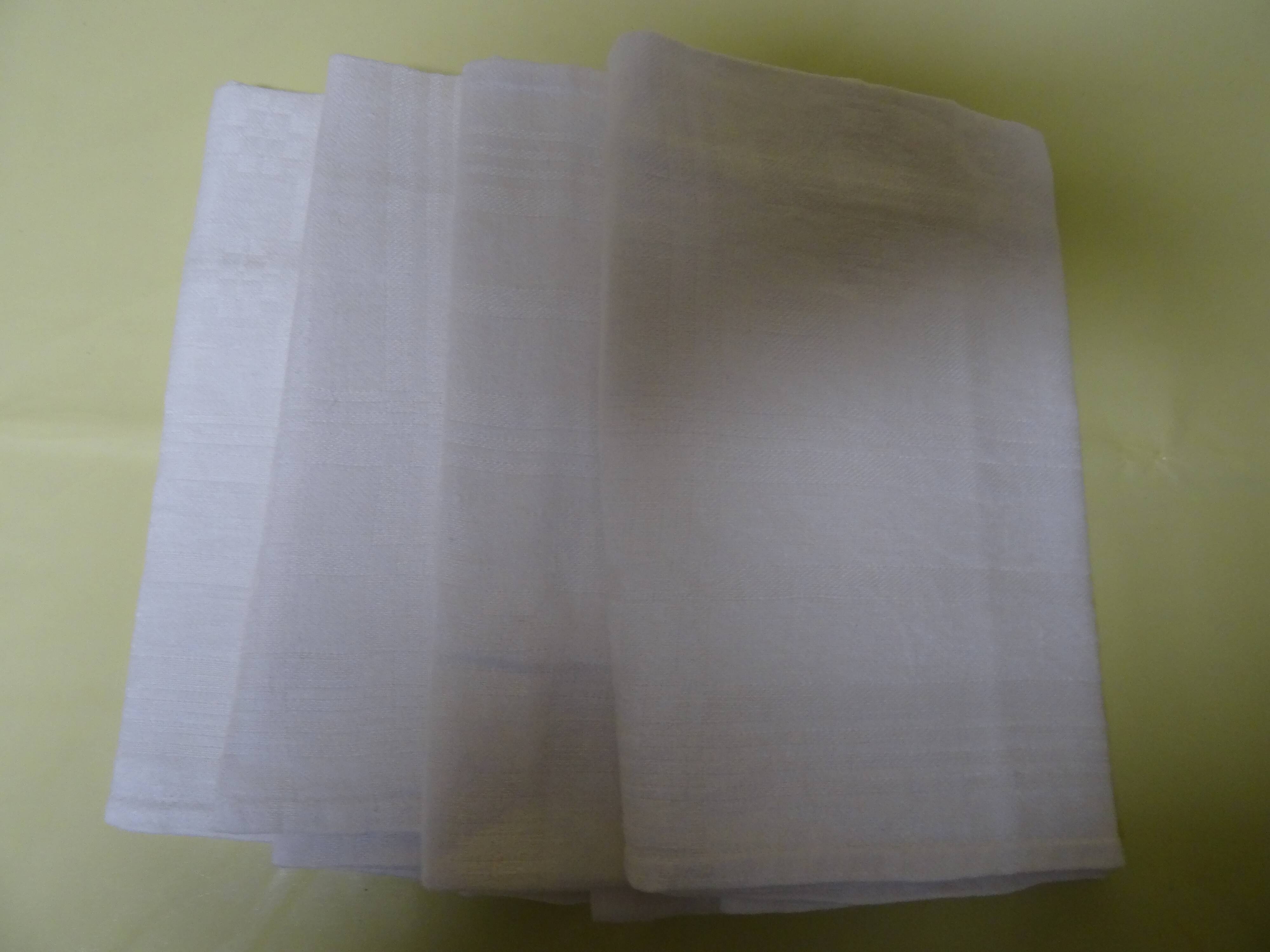 Lot of 4 linen towels