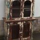 Armoire vitrée en bois ancienne patinée
