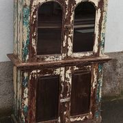 Armoire vitrée en bois ancienne patinée
