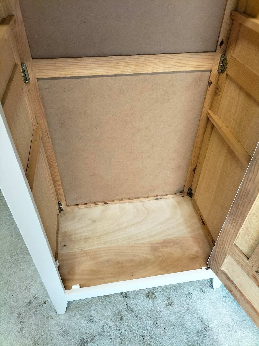 Penderie vintage en bois
