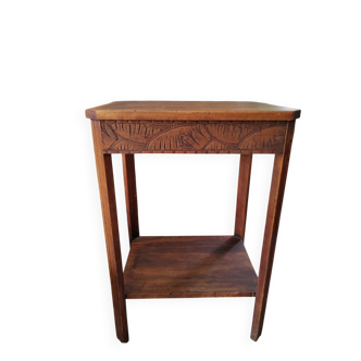 Serving table