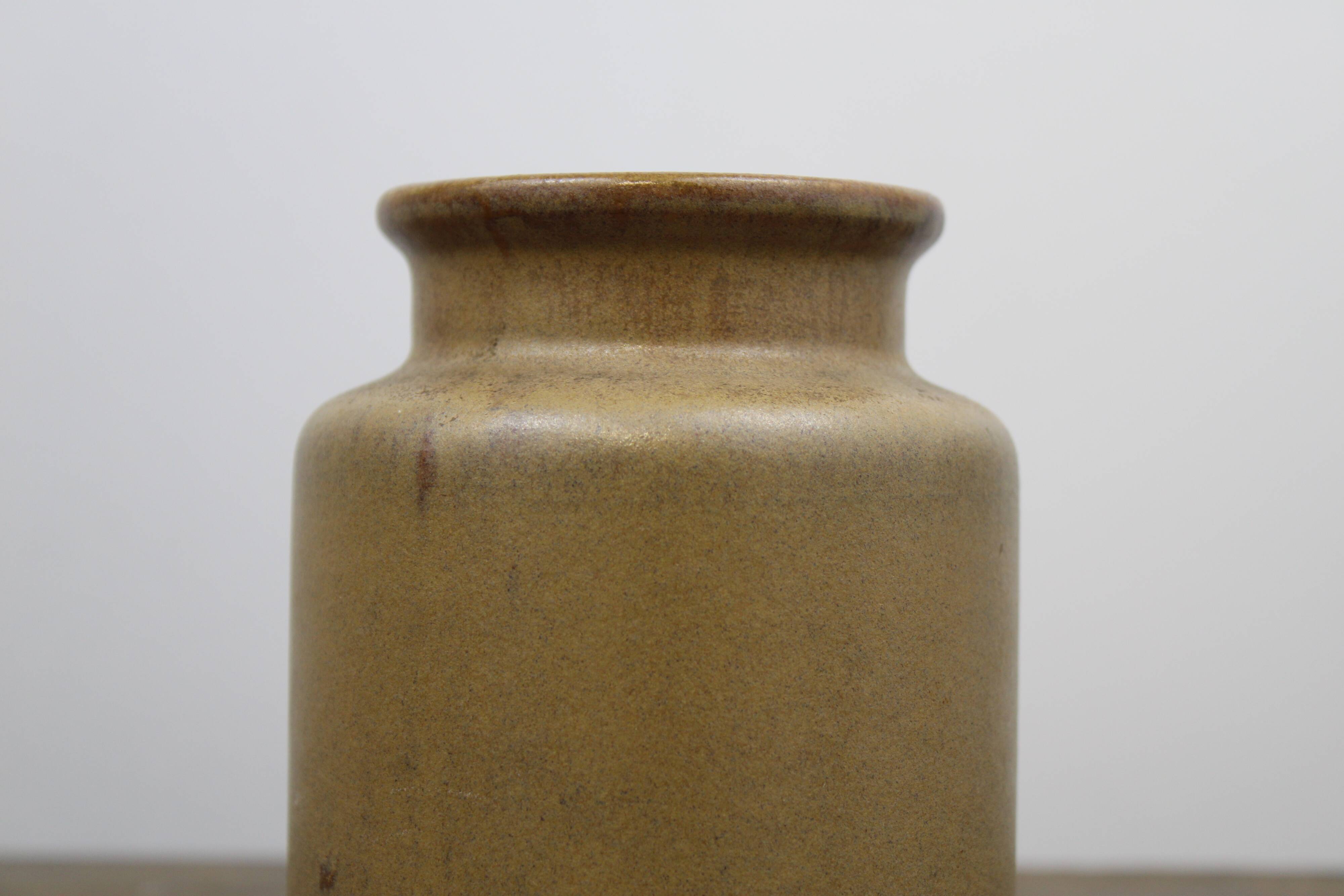 Sandstone pot
