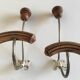 Paire de patères papillon en bois tourné 1920