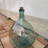 Give me Jeanne vase.