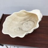Shell-shaped pot cover in matt white ceramic