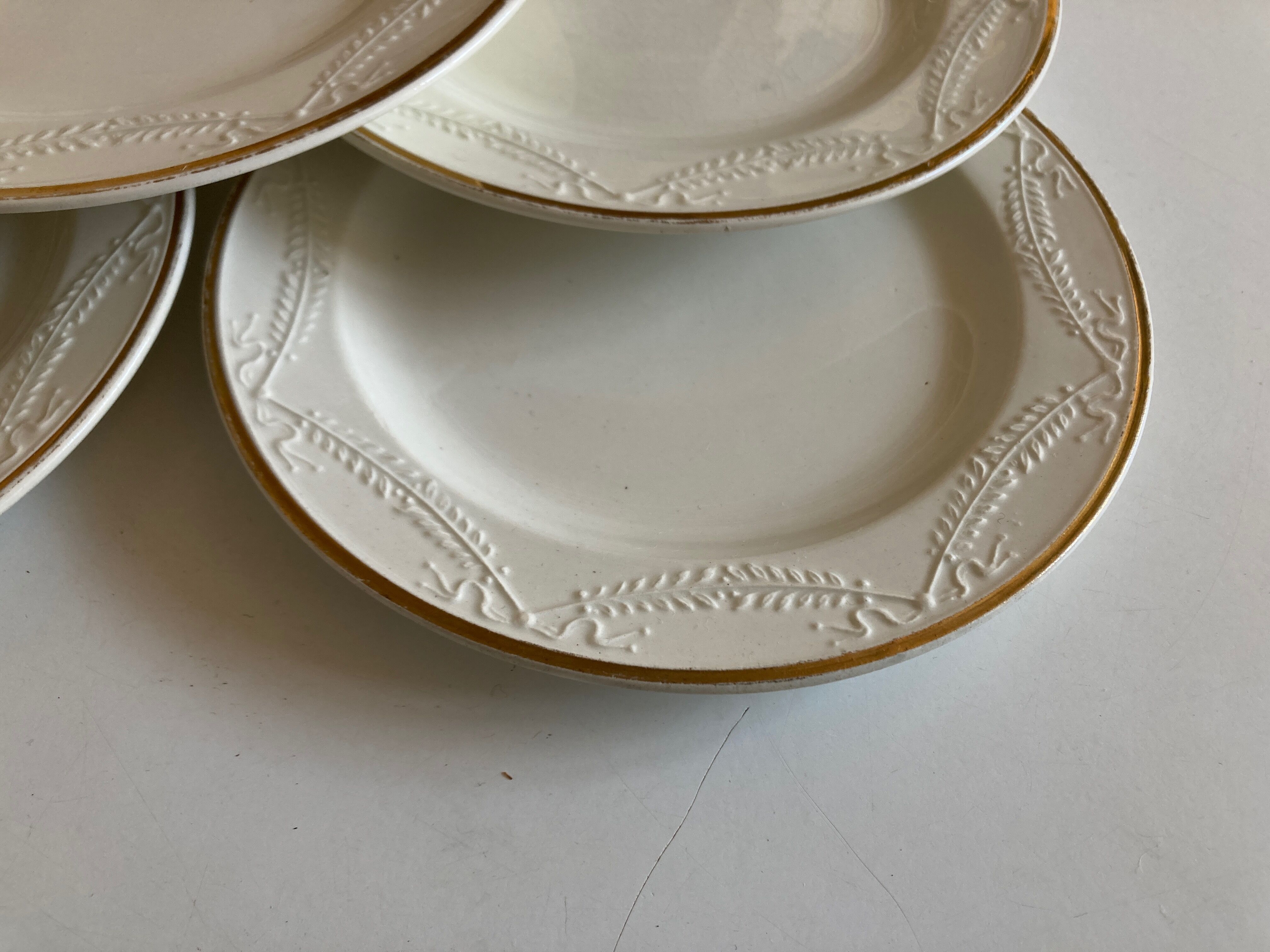 Set of 7 neo-classical plates directoire fine earthenware from Gien 19th