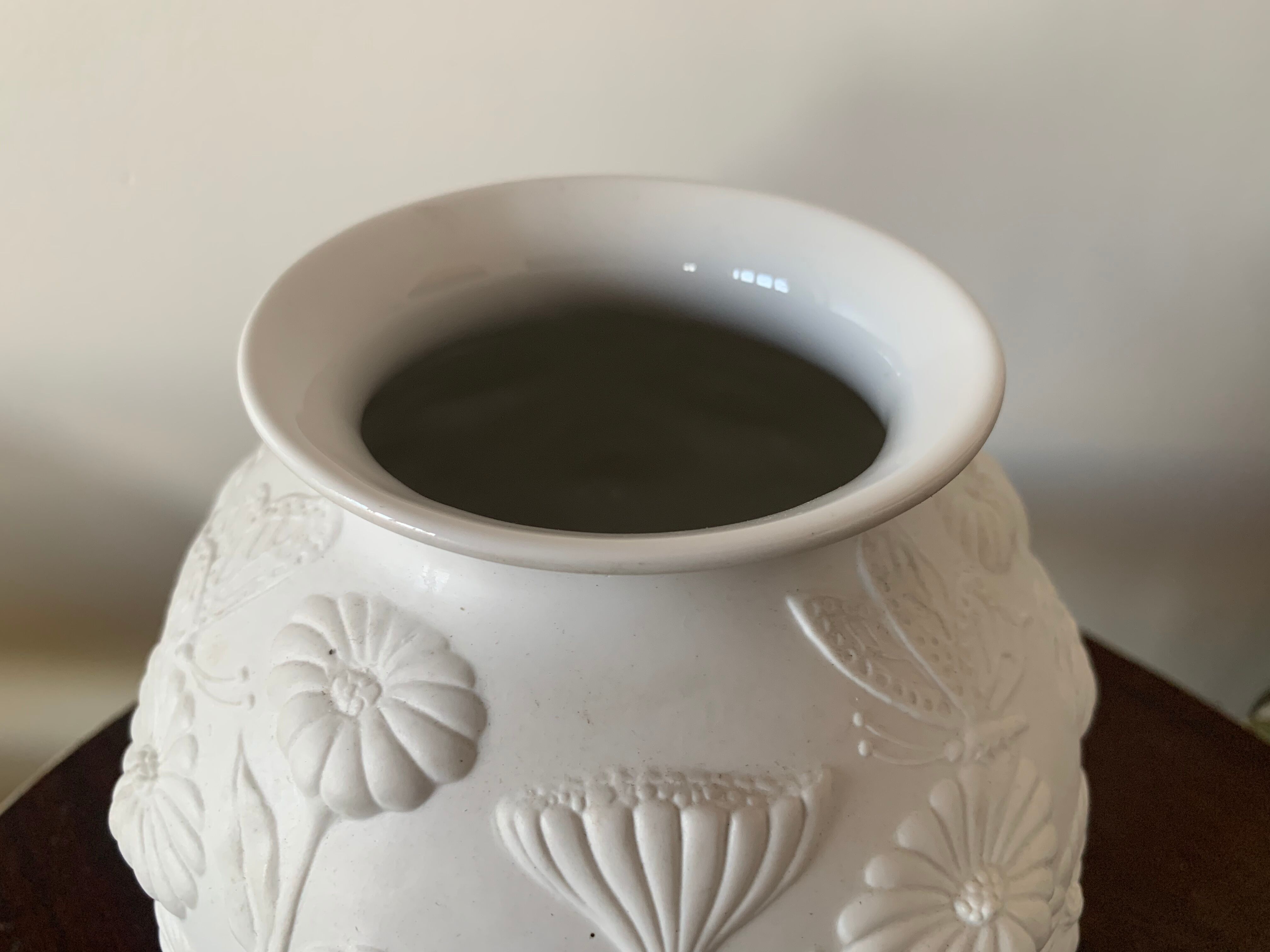 Kaiser biscuit vase by M.Frey