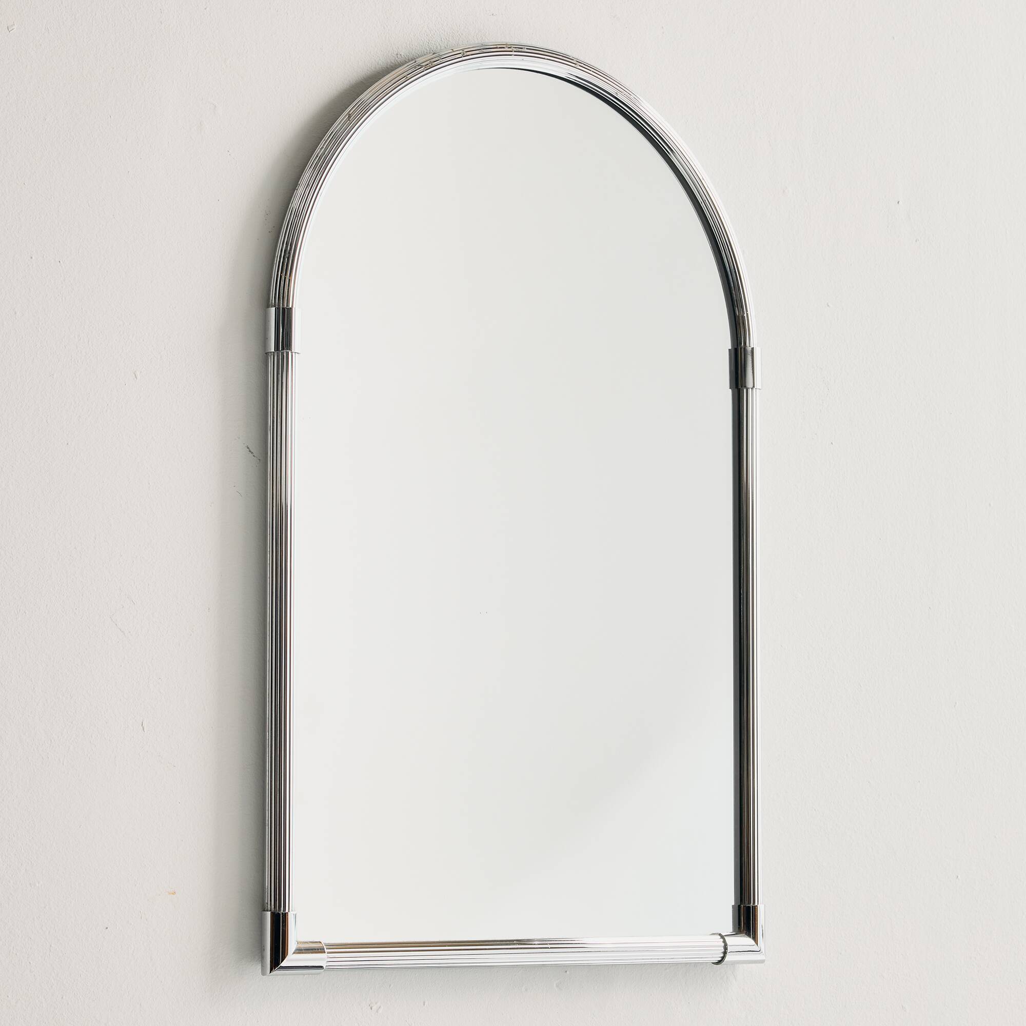 Miroir encadré de métal