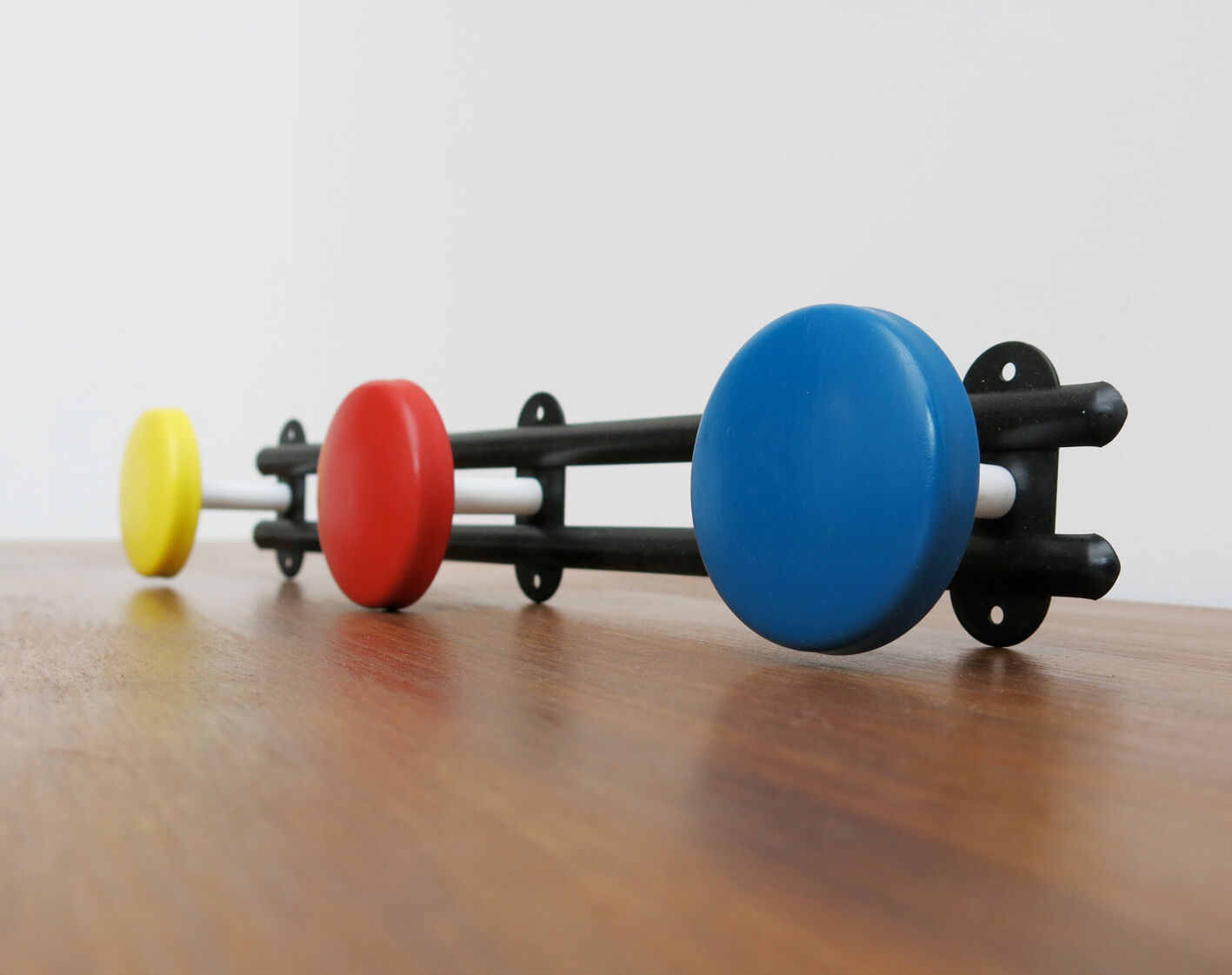 Mondrian paddle coat door