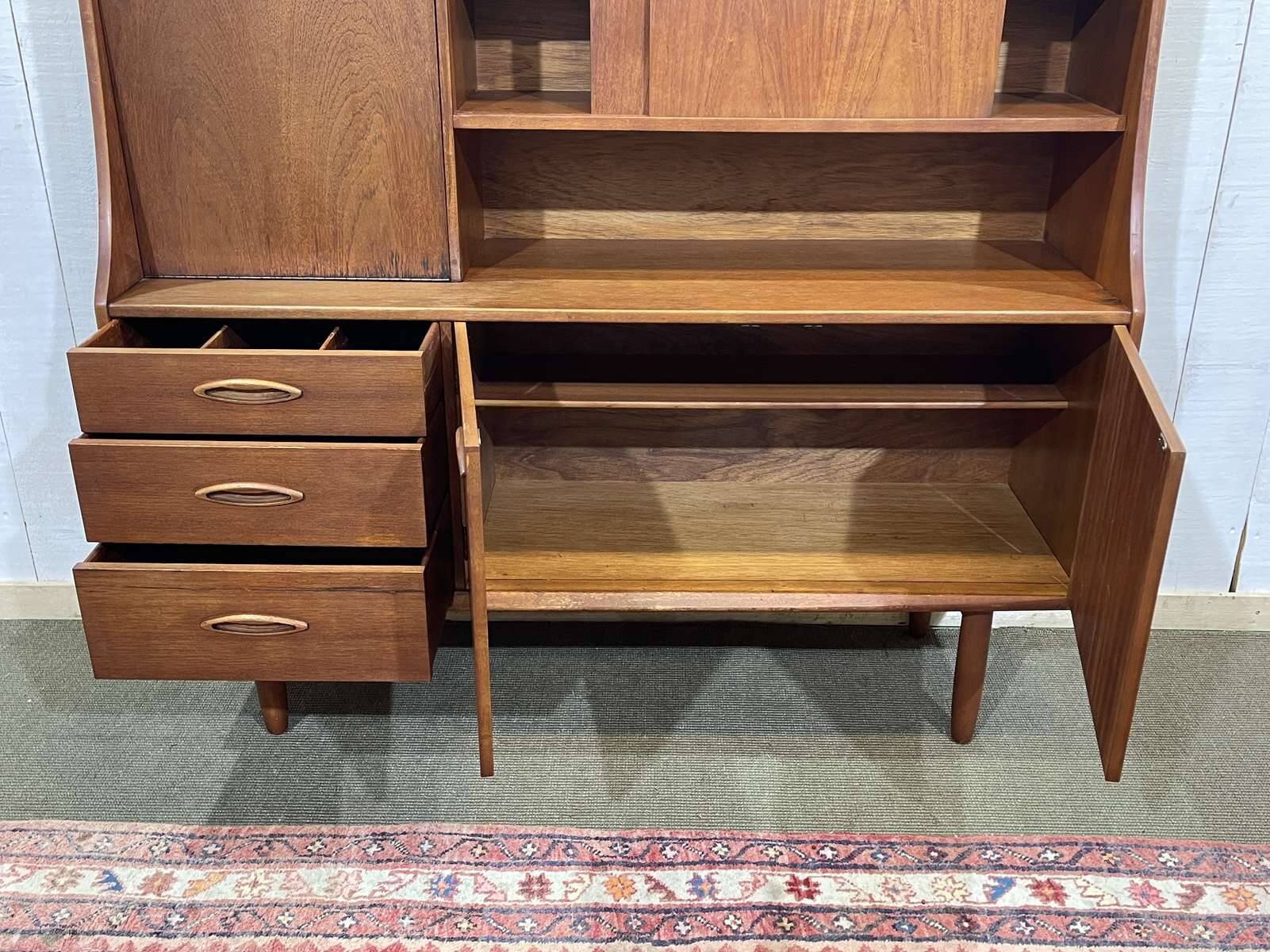 Buffet bar en teck anglais des années 70