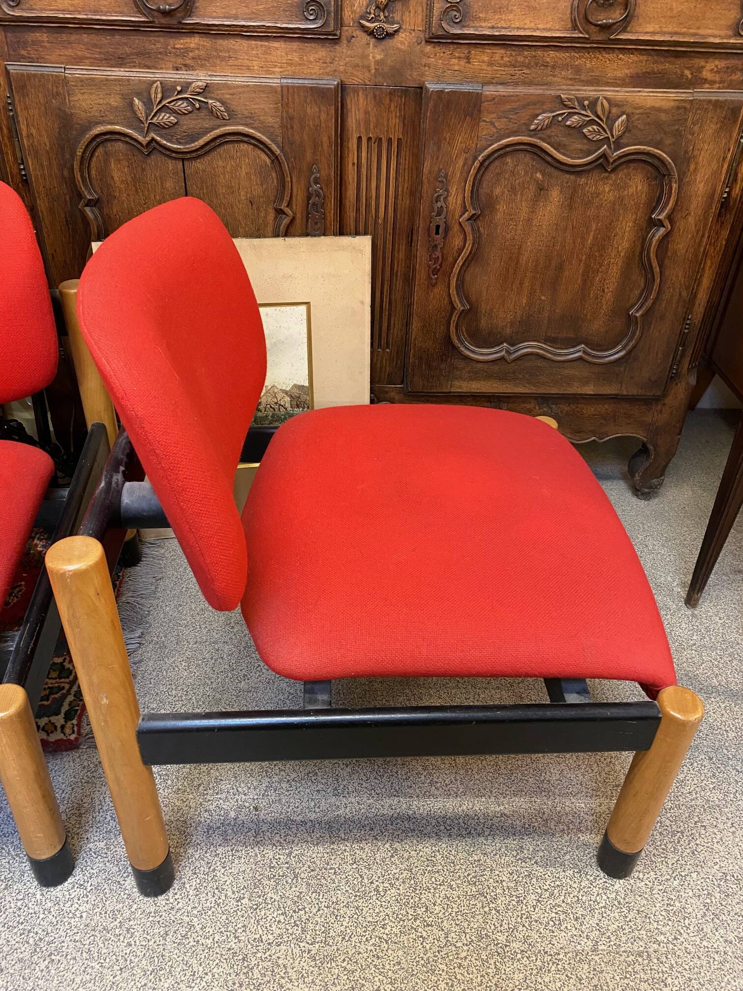 PAIR OF VINTAGE DESIGN ARMCHAIRS FROM THE 80S IN RED AND LIGHT BROS FABRIC