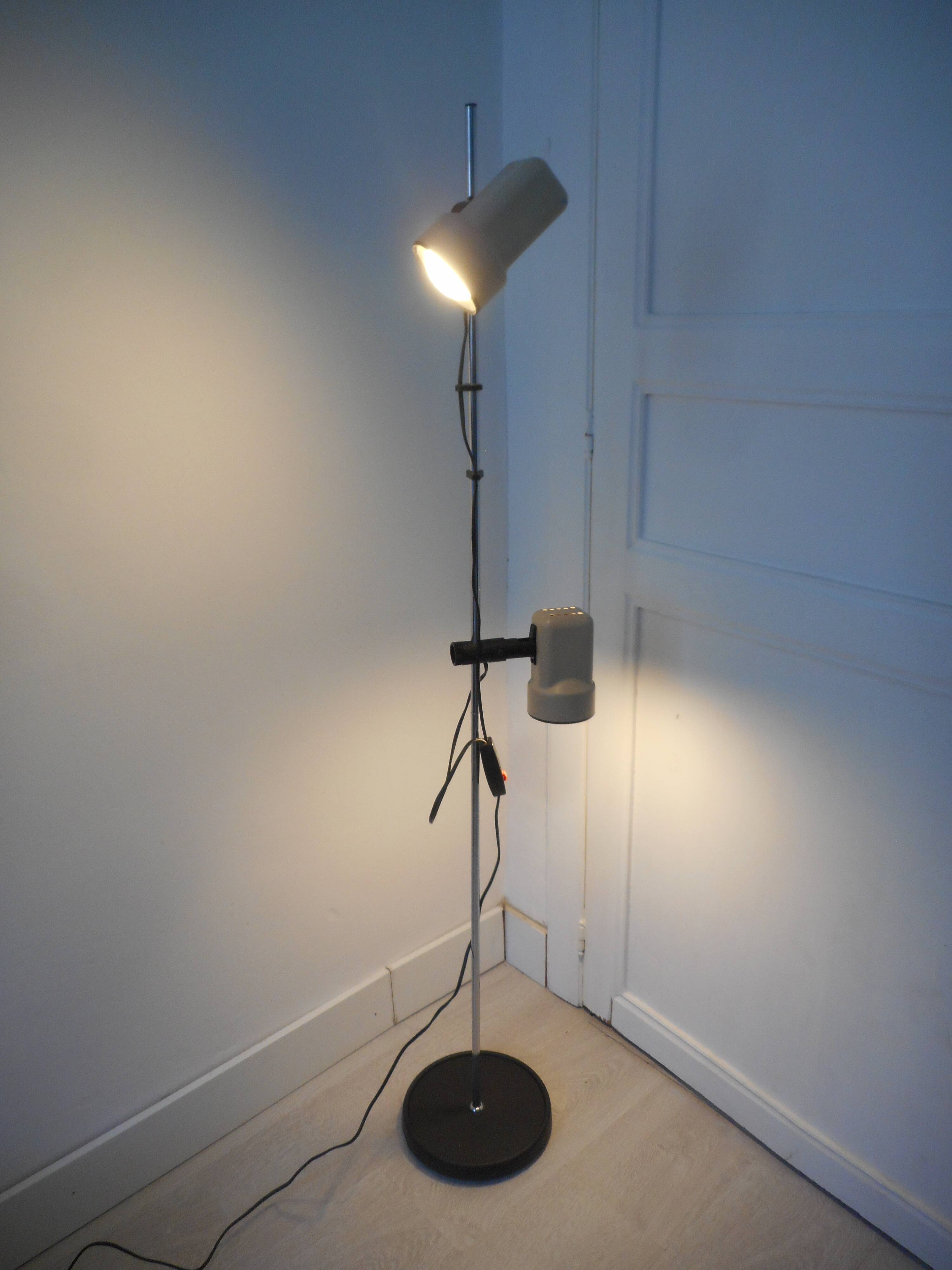 Vintage lamppost spot